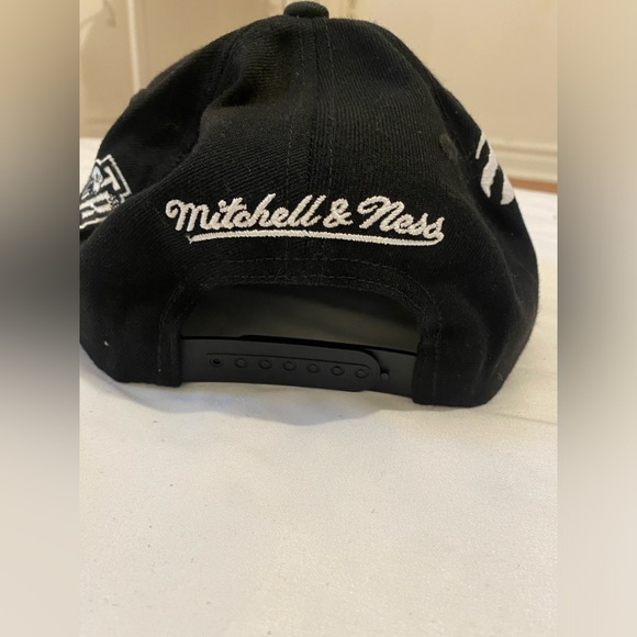 COPY - Authentic raptors SnapBack cap - Picture 3 of 8